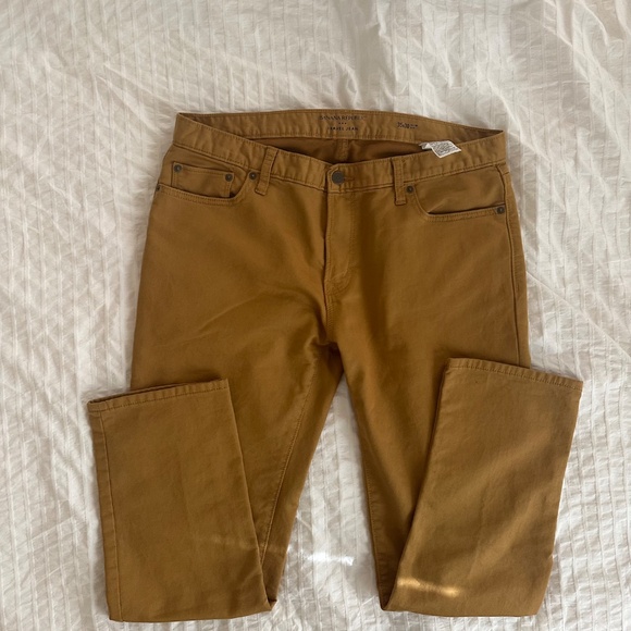 Banana Republic Factory Outlet Mens Travel Jean Yellow/Tan Slim Fit. 35x30 - Picture 1 of 6